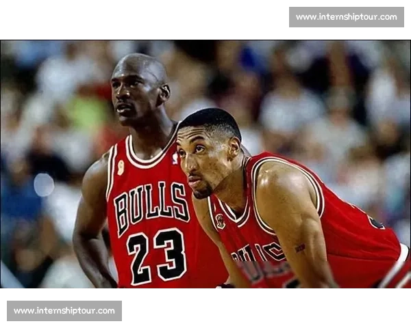 乔丹与德雷克斯勒巅峰对决背后的时代较量与王者之争在NBA历史碰撞